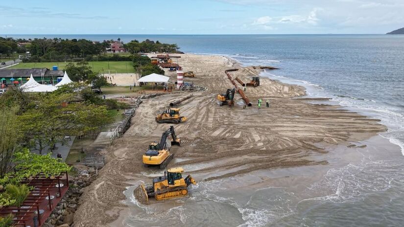 Cerca de 940 mil m³ foram aplicados em pouco mais de 1 km da faixa litorânea