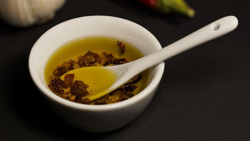 O uso do óleo pode contribuir para melhorar a digestão e reduzir desconfortos gastrointestinais / Pixabay