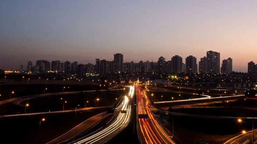 Em São José, caminhar pelas ruas arborizadas é também vivenciar uma sensação constante de segurança e acolhimento/ Wiki
