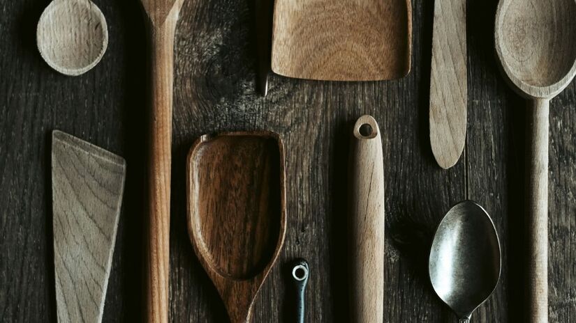 Cozinha organizada, vida facilitada: os organizadores modulares de talheres trazem ordem, estilo e praticidade ao dia a dia/Unsplash
