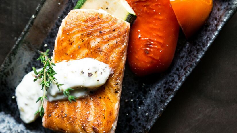 Comer peixe no Ano-Novo simboliza avanço e prosperidade, já que o animal sempre nada para a frente/ Pexels