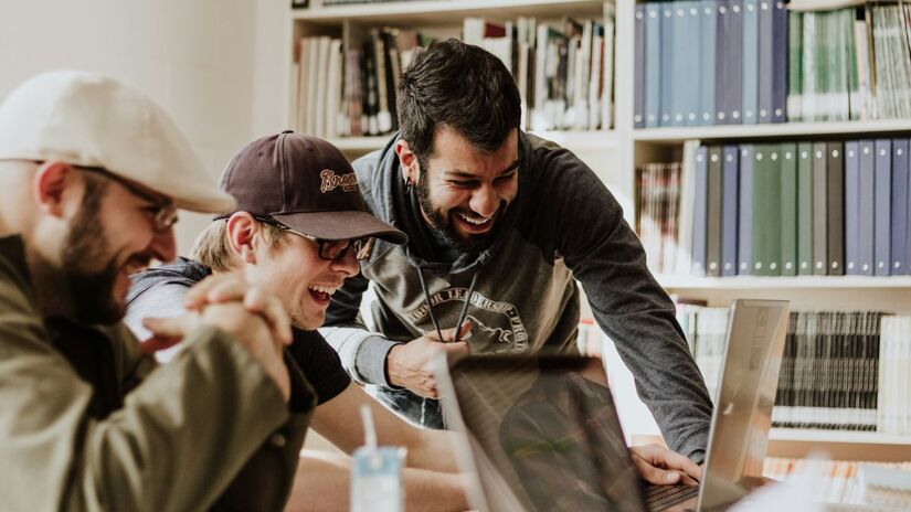 Planeje tarefas importantes para esse dia/ Pexels