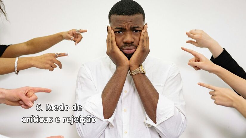 Sensibilidade extrema a opiniões alheias, que pode gerar retração ou reações defensivas/ Yan Krukau/Pexels