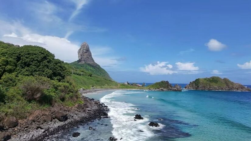 O projeto Noronha Verde é liderado pela Neoenergia e tem participação técnica da WEG / Fotos: Reprodução Youtube/Na Mala