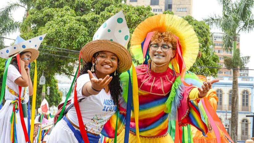 Colorido, batuque e tradição: o Arraial do Pavulagem mantém viva a alma da música amazônica nas ruas de Belém / Kayky Sena