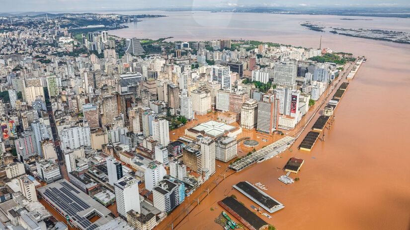 Sobrevoo em Canoas (RS) - Inundações avançam sobre a região central de Canoas, na Região Metropolitana de Porto Alegre, após a cheia histórica do Guaíba; ruas e prédios ficaram totalmente submersos/ Ricardo Stuckert/Lula Oficial/Flickr