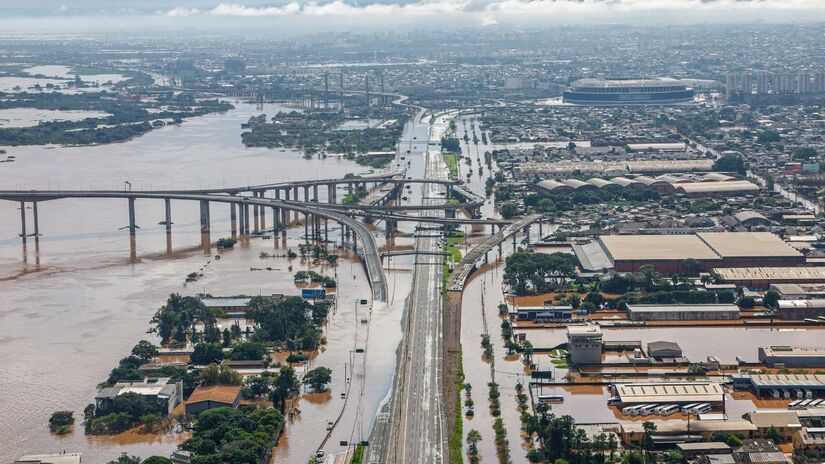 Região Metropolitana de Porto Alegre - Vista aérea mostra rodovias, bairros e áreas industriais completamente inundadas na Região Metropolitana de Porto Alegre, refletindo a maior tragédia climática já registrada no estado/ Ricardo Stuckert/Lula Oficial/Flickr