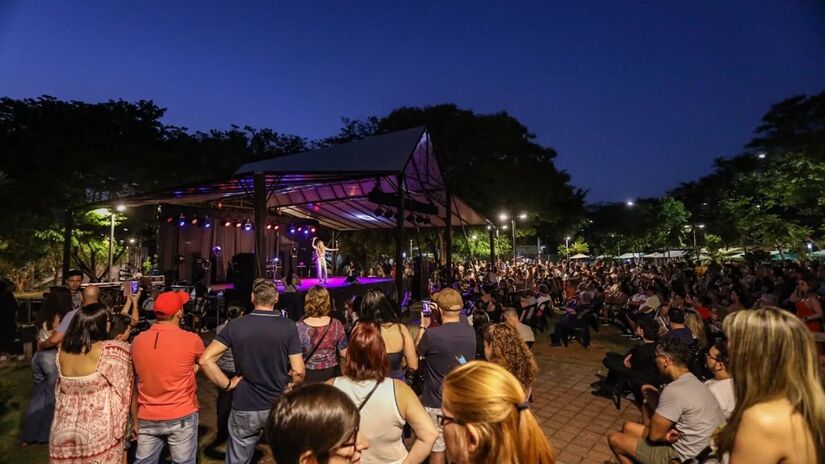 Público prestigia apresentações musicais que integram a programação cultural paralela à feira/ Reprodução Facebook/Prefeitura Municipal de Guararema