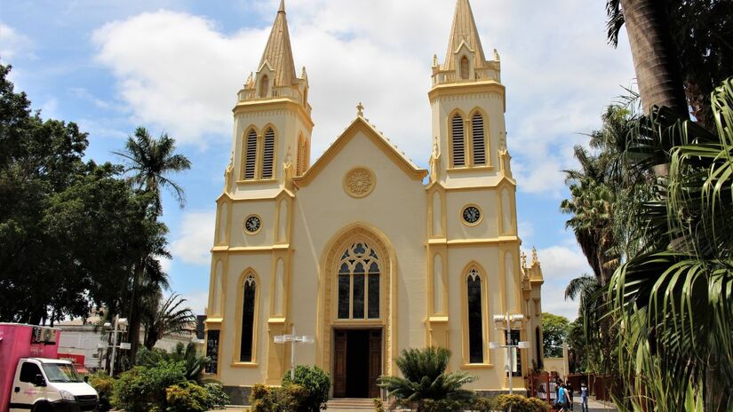 Catedral Nossa Senhora do Desterro, construída no século XIX, um dos marcos históricos e arquitetônicos mais importantes do centro de Jundiaí/ Patricialaraia/Wikimedia Commons