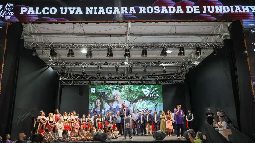 A tradicional Festa da Uva de Jundiaí celebra há nove décadas a cultura italiana, a produção da uva Niágara Rosada e a força do turismo local, reunindo atrações musicais, gastronomia e apresentações típicas/ Prefeitura de Jundiaí/Flickr