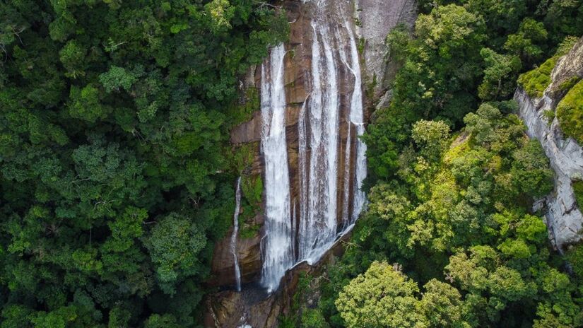 Cachoeira do Gato (Ilhabela): Uma das quedas d'água mais impressionantes da ilha, com poço para banho e visual recompensador após uma trilha de dificuldade moderada/ Prefeitura Ilhabela