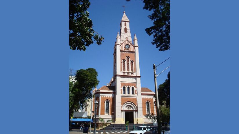 Catedral Metropolitana de São Sebastião, construída em 1870 e marco religioso da cidade/ Leandro Maranghetti Lourenço/Wikimedia Commons