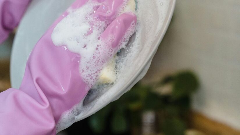 Use na medida certa: apenas duas colheres de vinagre para cada frasco de detergente já bastam/ Pexels