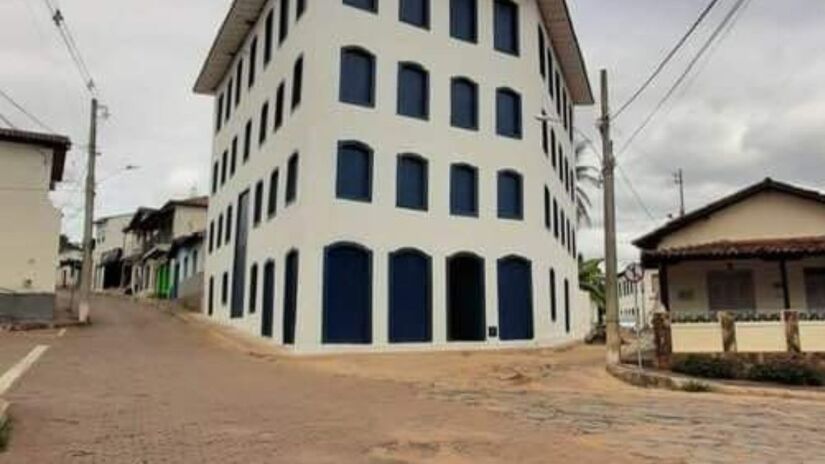 O "Sobradão" de Minas Novas foi construído em 1821 com quatro pavimentos em taipa e madeira, sendo conhecido como o "primeiro arranha-céu" do Brasil Colônia / Domingos Mota/PMMV