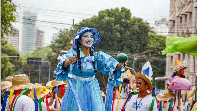 Entre tambores e marujadas, o grupo celebra a identidade do povo amazônico e transforma cultura em festa popular/ João Victor Nino