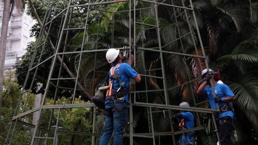 Nos Morros, a Lagoa da Saudade, Praça Guadalajara e vias principais terão árvores estilizadas, cordões de LED e postes ornamentados. Divulgação/Francisco Arrais 