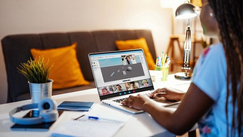 A força do Roblox está em sua comunidade: crianças, adolescentes e adultos produzem experiências de todos os tipos  aventuras, simuladores, roleplay e até concertos virtuais  tornando o catálogo praticamente infinito/ Divulgação