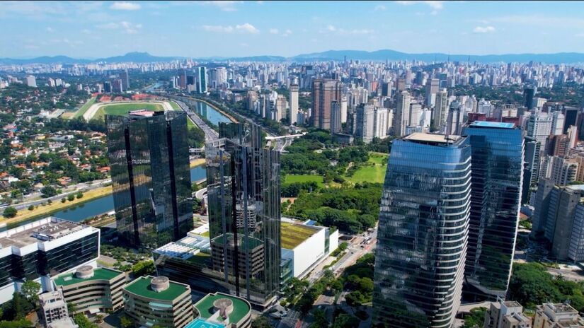 2º São Paulo (SP): Maior centro financeiro do país, São Paulo combina demanda intensa, preços altos e ampla oferta de serviços  reflexo direto na vida cotidiana/ Agente010/Wikimedia Commons