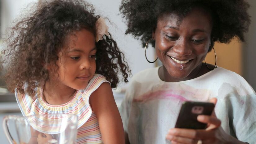 5) Digite o CEP e número da residência, e anexe o comprovante de endereço válido/ Pexels