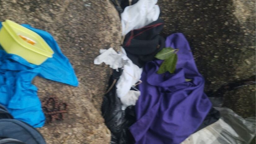 Não foram encontradas construções permanentes, apenas uma tenda feita de lonas e tecidos, caracterizando ocupação temporária/ Divulgação