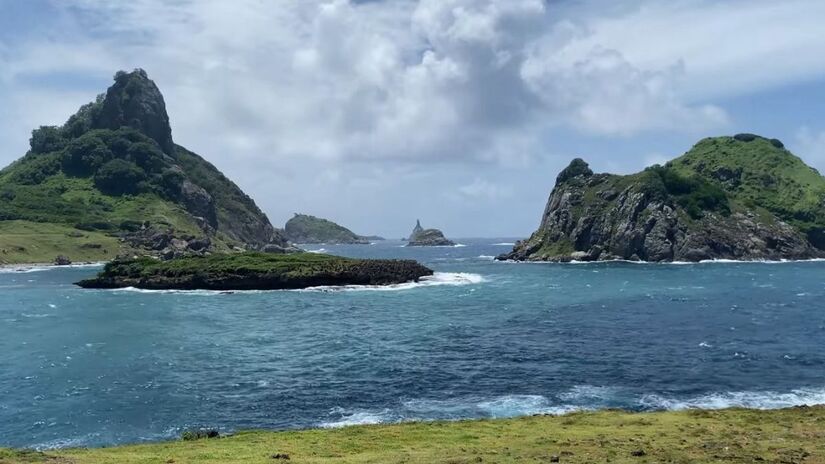 O projeto tem licenciamento da CPRH e autorização do ICMBio, com previsão de conclusão até 2027