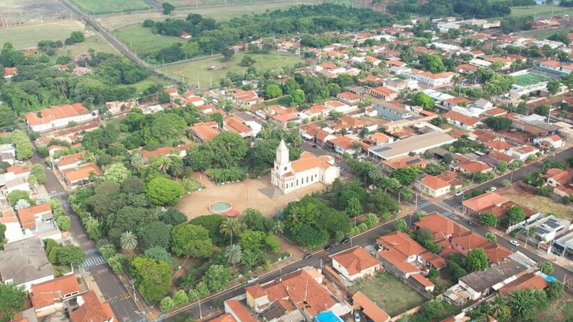 A cidade, emancipada em 1995 e com cerca de quatro mil habitantes, manteve a ponta com folga