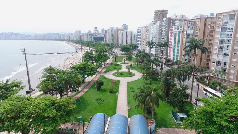 3º Santos (SP): Com qualidade de vida elevada e imóveis valorizados, Santos se mantém entre as cidades mais caras do Brasil, impulsionada também pelo Porto/ Renan Lousada/DL