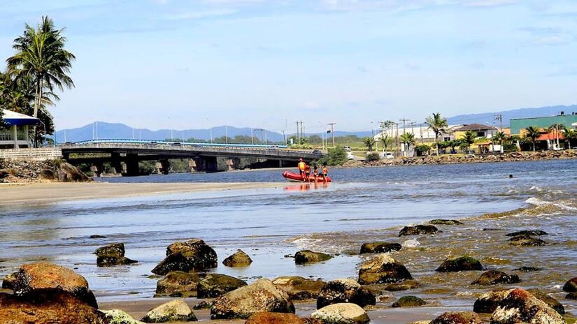 Águas serenas da Boca da Barra, perfeitas para lazer e esportes leves/ Prefeitura Municipal de Itanhaém