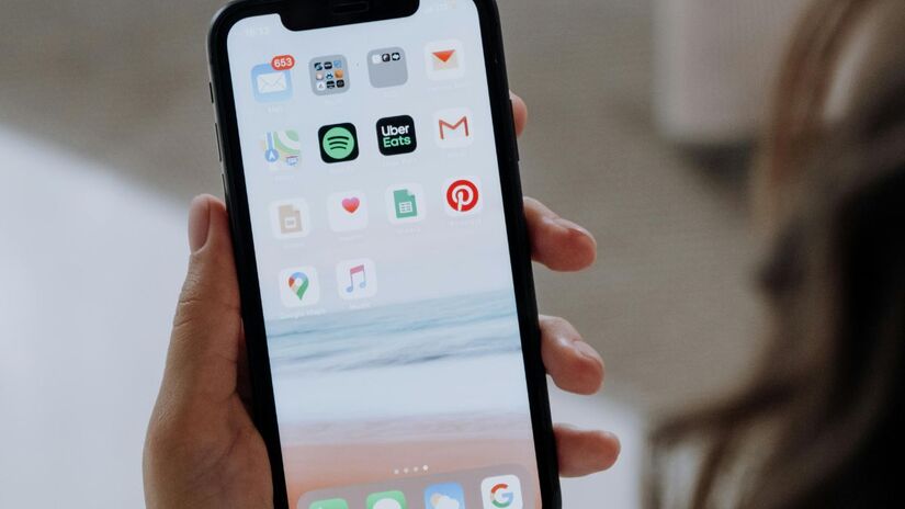 Ao longo dos anos, o Gmail incorporou recursos como arquivamento, tags e integração com outros serviços do Google, tornando-se líder global / Pexels