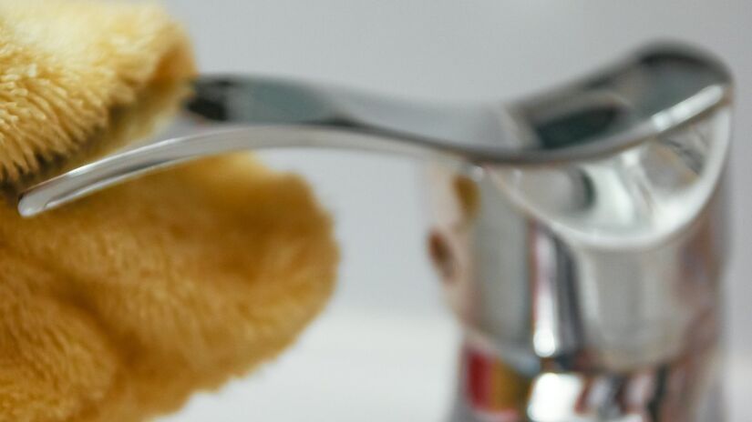 Diluir ácido cítrico em água cria um poderoso anticalcário para torneiras, chuveiros e eletrodomésticos / Pixabay