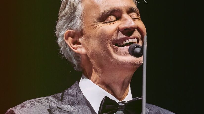 Nascido em 1958, na Toscana, Bocelli formou-se em Direito pela Universidade de Pisa e trabalhou como advogado por um ano antes de se dedicar integralmente à música, descobrindo sua vocação final nos palcos/Reprodução/Instagram