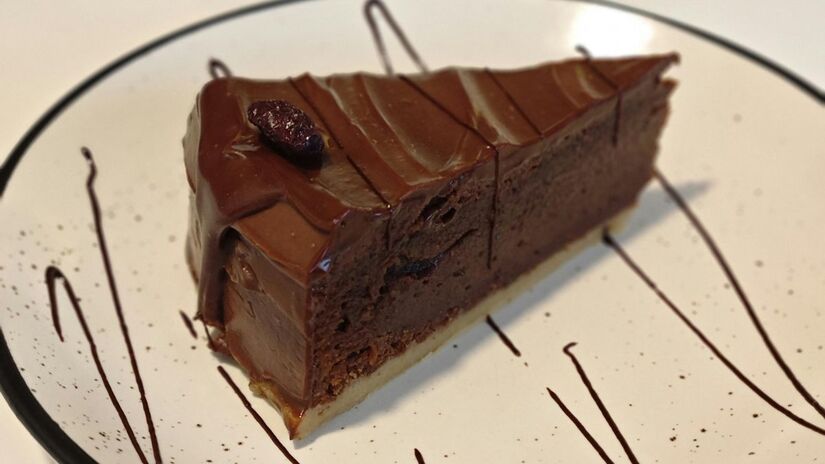 Usar cacau em pó de boa procedência ou chocolate com alto teor de cacau não só intensifica o sabor, mas também diminui o teor de açúcar da sua sobremesa/Pexels