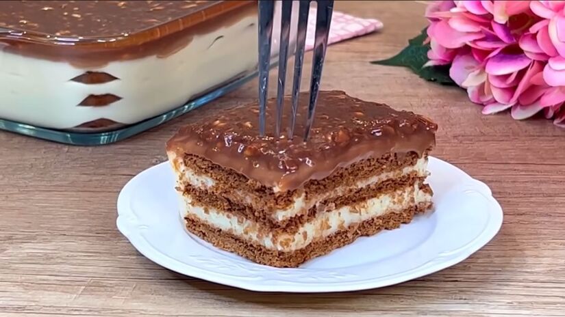 Inclusive, o tempo de preparo chega a ser mais rápido que os bolos tradicionais (Lecker mit Sophie Mayer/Youtube/Reprodução)