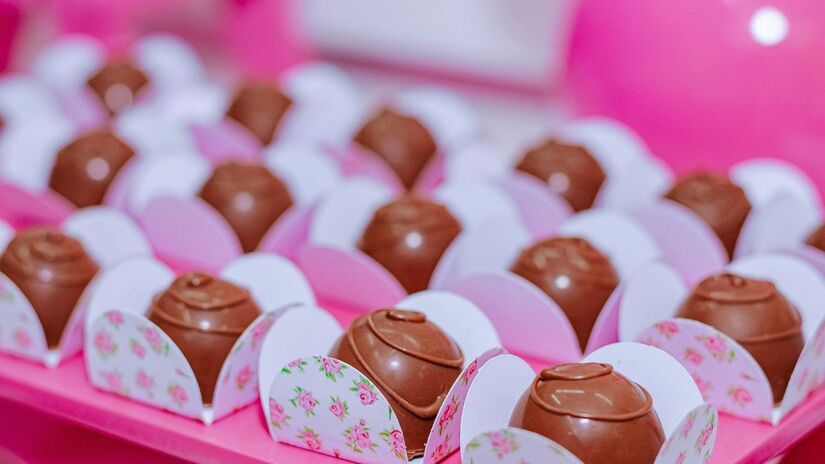 Com apenas 40 minutos de preparo (mais o tempo de geladeira), você faz 20 unidades do nosso Bombom de Panetone. A receita é simples, fácil e rende elogios. Ideal para quem quer um doce caseiro e especial, mas não tem muito tempo/Pexels