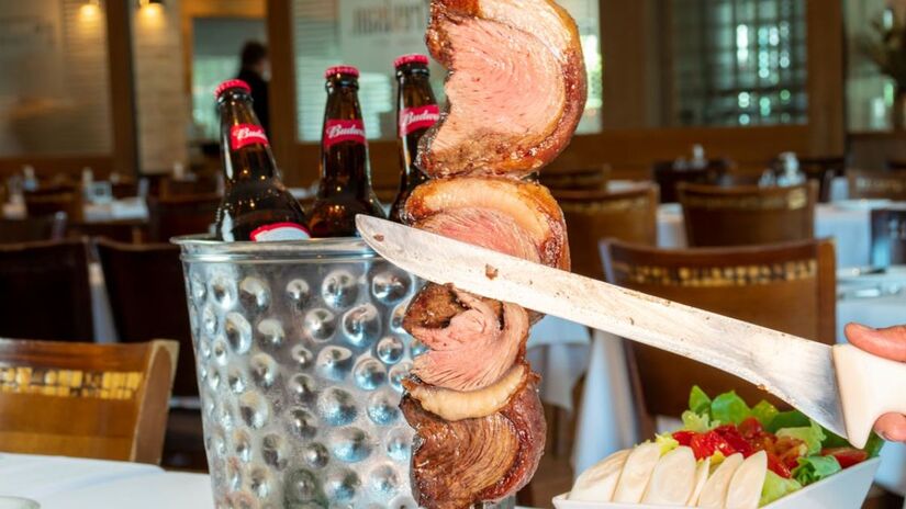 Composta por pratos de diversos lugares do mundo, a lista inclui um dos cortes mais queridos pelos brasileiros (Daniel Januario/Pexels)