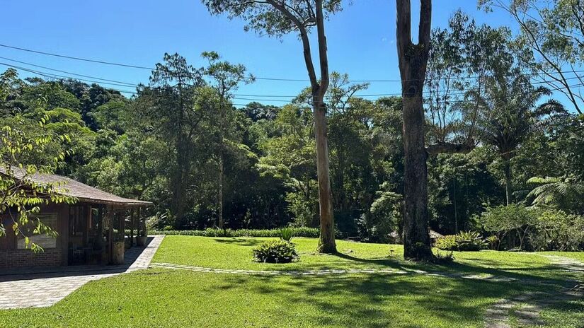 O vizinho mais próximo está a cerca de 800 metros / Reprodução/Gshow