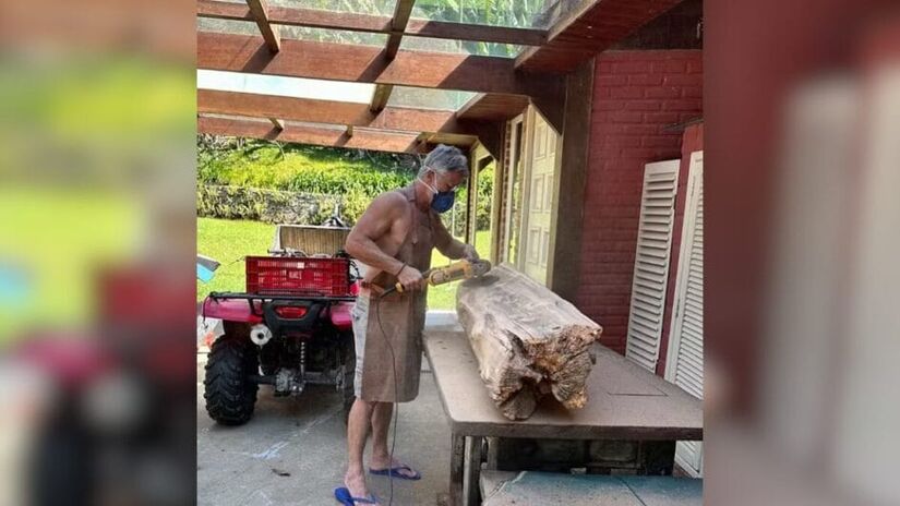 Entre seus passatempos favoritos estão a criação de móveis e peças decorativas / Reprodução/Gshow