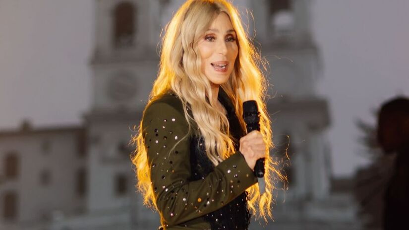 Cher detém um recorde impressionante e raríssimo na música. Ela é a única artista a ter emplacado pelo menos um single no topo das paradas de sucesso em seis décadas consecutivas/Reprodução/Instagram
