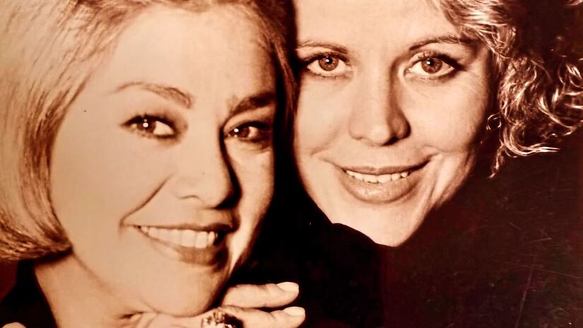 Por 16 anos, Ione Borges e Claudete Troiano comandaram juntas o programa Mulheres, criando uma das duplas mais queridas e icônicas da televisão brasileira nos anos 80 e 90/Reprodução/Instagram