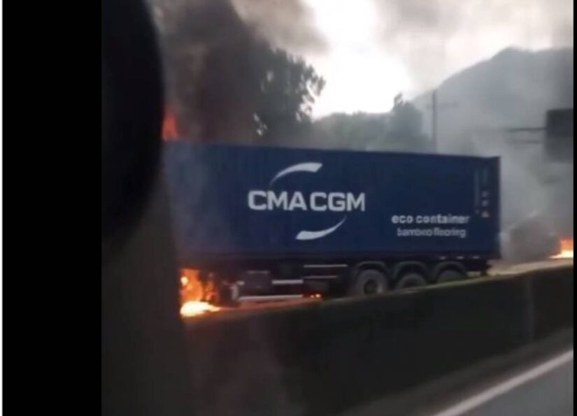 Somado a isso, de acordo com uma publicação no perfil oficial da deputada Solange Freitas, uma morte já foi confirmada/Reprodução