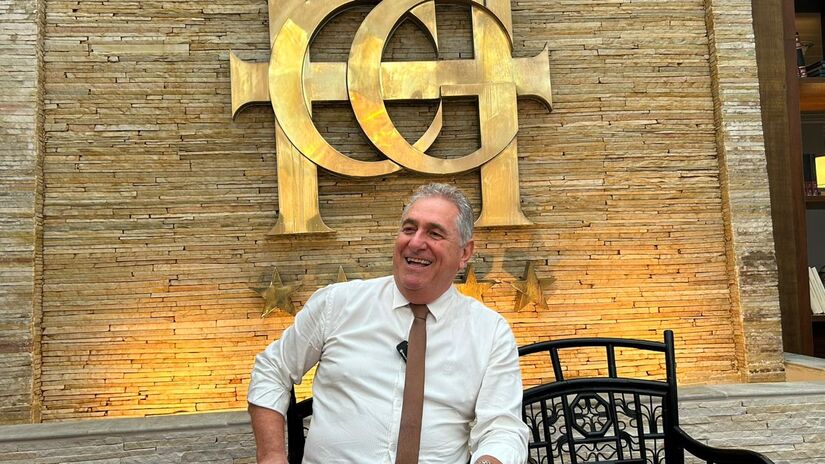 Lourival, diretor do Casa Grande, fala sobre a tradição e o futuro do hotel (Júlia Macêdo/DL)