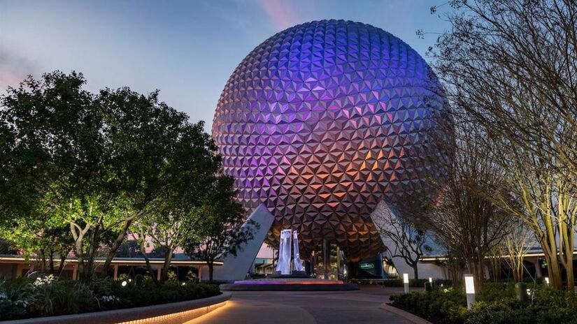 O Epcot é dividido em duas áreas, sendo uma focada em inovação e tecnologia e o World Showcase, onde é possível visitar em 11 países em um só dia/Divulgação