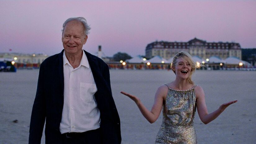  A produção conta com um elenco de peso com nomes como Stellan Skarsgård e Elle Fanning (Kasper Tuxen/MUBI/Retrato Filmes)