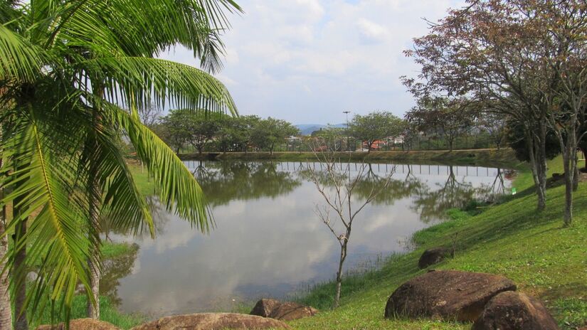 O icônico lago da cidade / enioprado/Wikimedia Commons