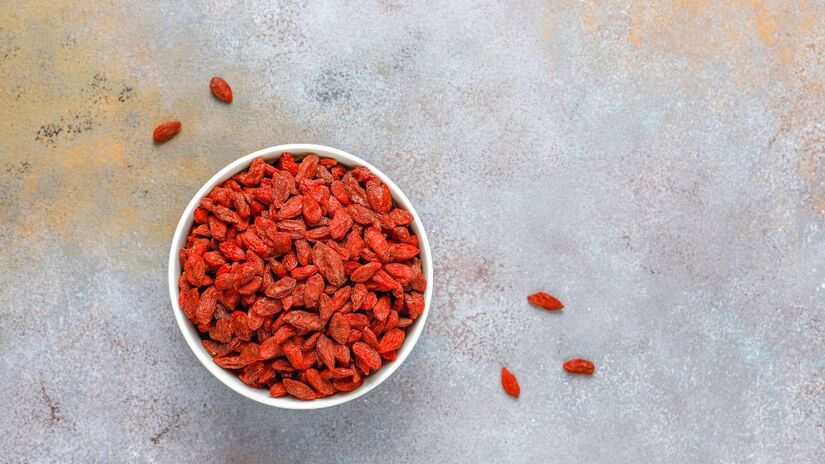 Conhecida como um dos "frutos da longevidade", a goji berry é associada a diversos benefícios. Veja a seguir. / Fotos: Freepik
