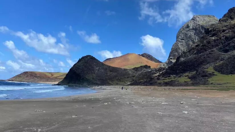 O que acontece em Trindade é um retrato do fracasso na gestão mundial dos resíduos plásticos / Reprodução/Fernanda Avelar