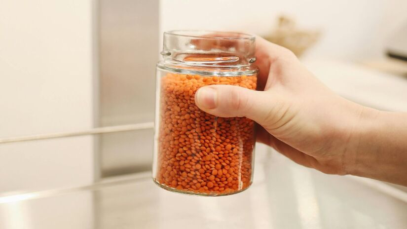 Culturalmente, a lentilha é consumida na virada do ano em diversas tradições, como um poderoso amuleto para atrair prosperidade, sorte e abundância financeira no ano que se inicia/Pexels