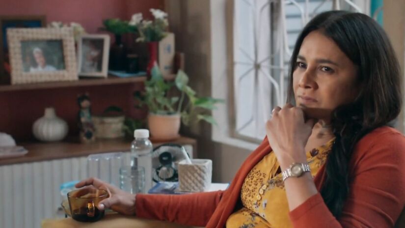 Lígia (Dira Paes) é a matriarca da família, mãe de Gerluce (Sophie Charlotte) e avó de Joélly (Alana Cabral)/Reprodução/Globo