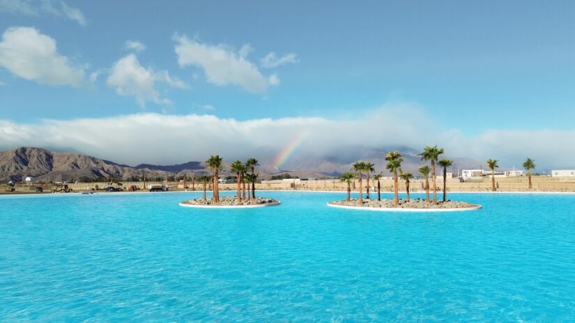 Novos complexos residenciais e de uso misto apostam em lagoas cristalinas para atrair moradores e turistas / Divulgação/Crystal Lagoons