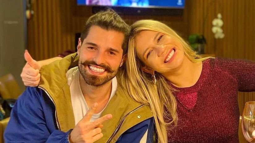 Antes da fama, Marília e sua família enfrentaram dificuldades. O primeiro palco da cantora foi o bar de sua mãe, Dona Ruth, em Goiânia/Reprodução/Instagram